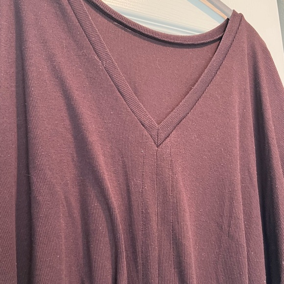 🍊Old Navy Maroon Athletic T-Shirt with Tie Back XL🍊 - Picture 4 of 8